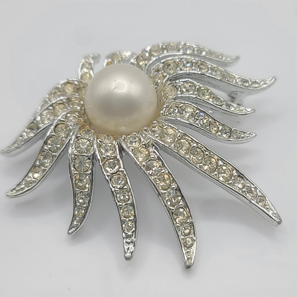 Vintage Rhinestone‎ Brooch Faux Pearl Signed Tara Starburst Sun - Picture 3 of 8